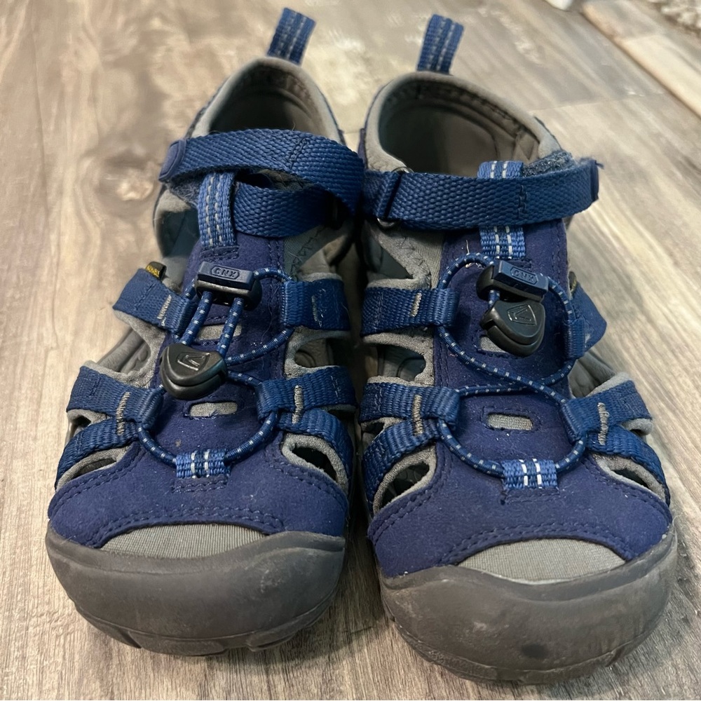 Keen newport boys sandal, size 13